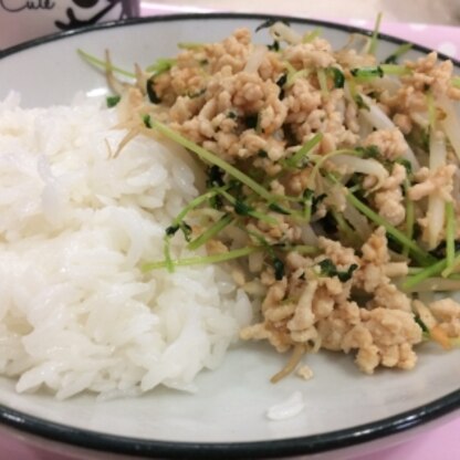 お昼ご飯にパパッと作れて美味しかったです。ご馳走さまでした☆